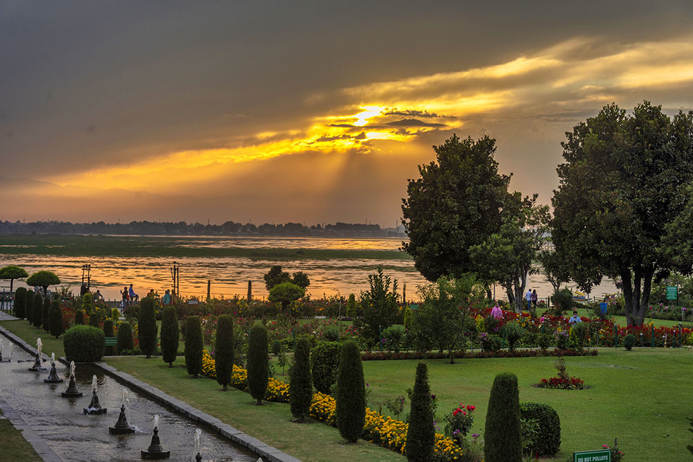 Kashmir tour packages from Kuwait